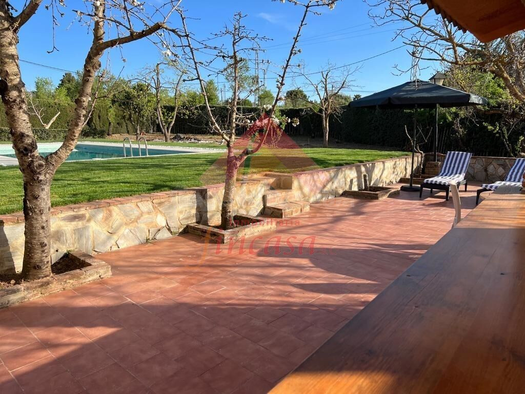 SE VENDE FINCA  A 5 MIN DE RONDA.