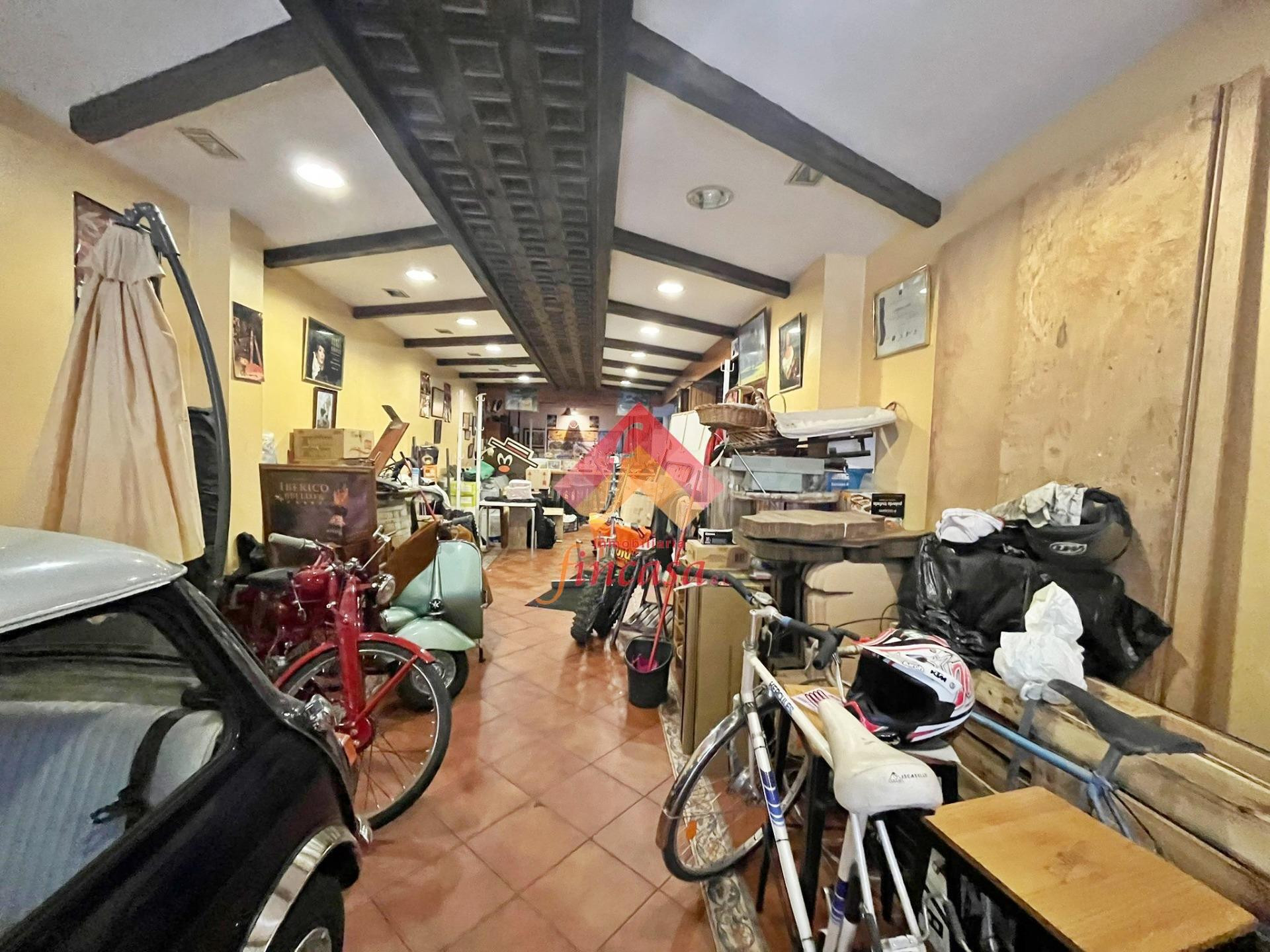 SE AQUILA LOCAL COMERCIAL EN EL CENTRO