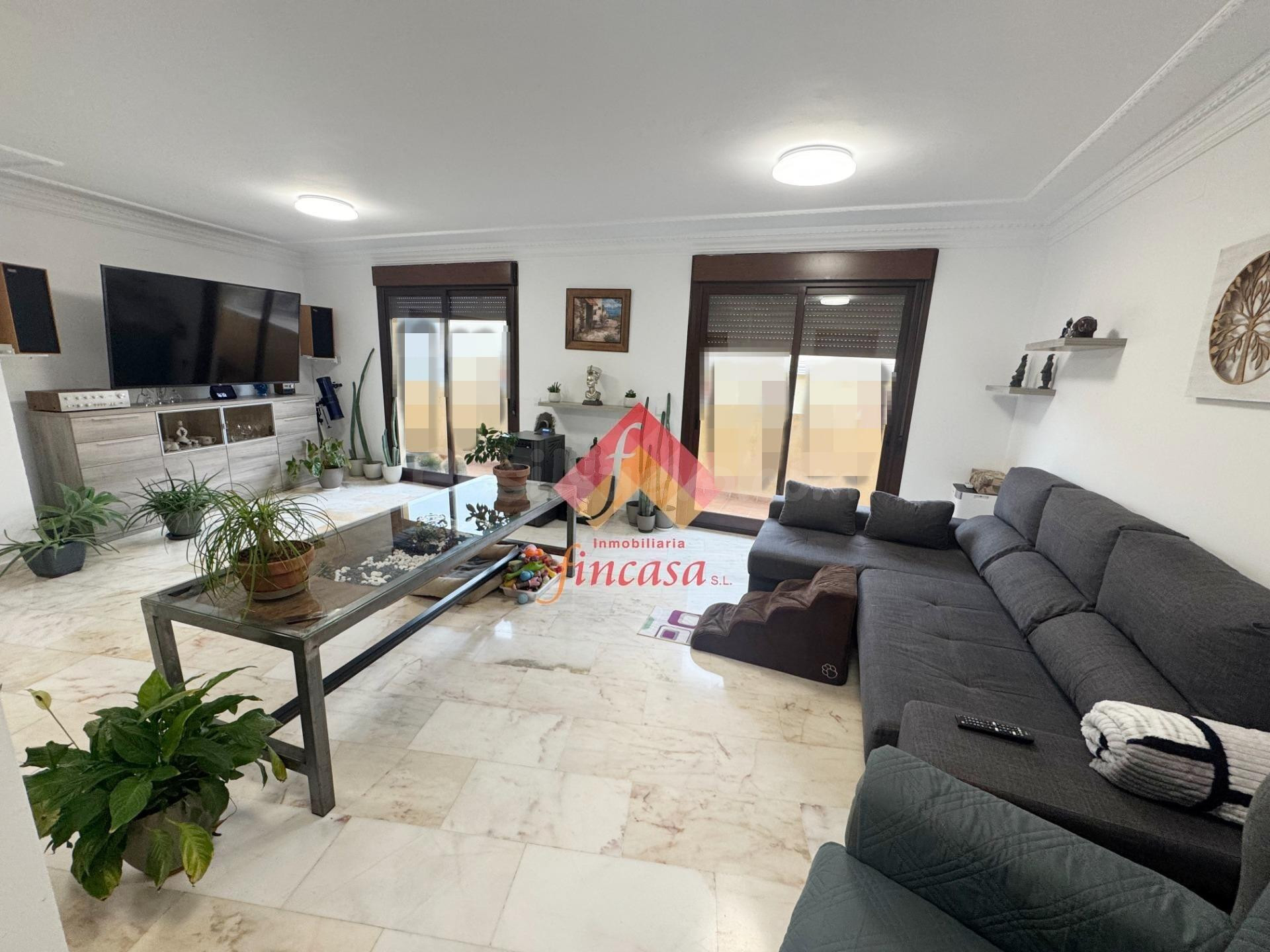 SE VENDE ESPECTACULAR PISO EN ZONA DE LA FERIA