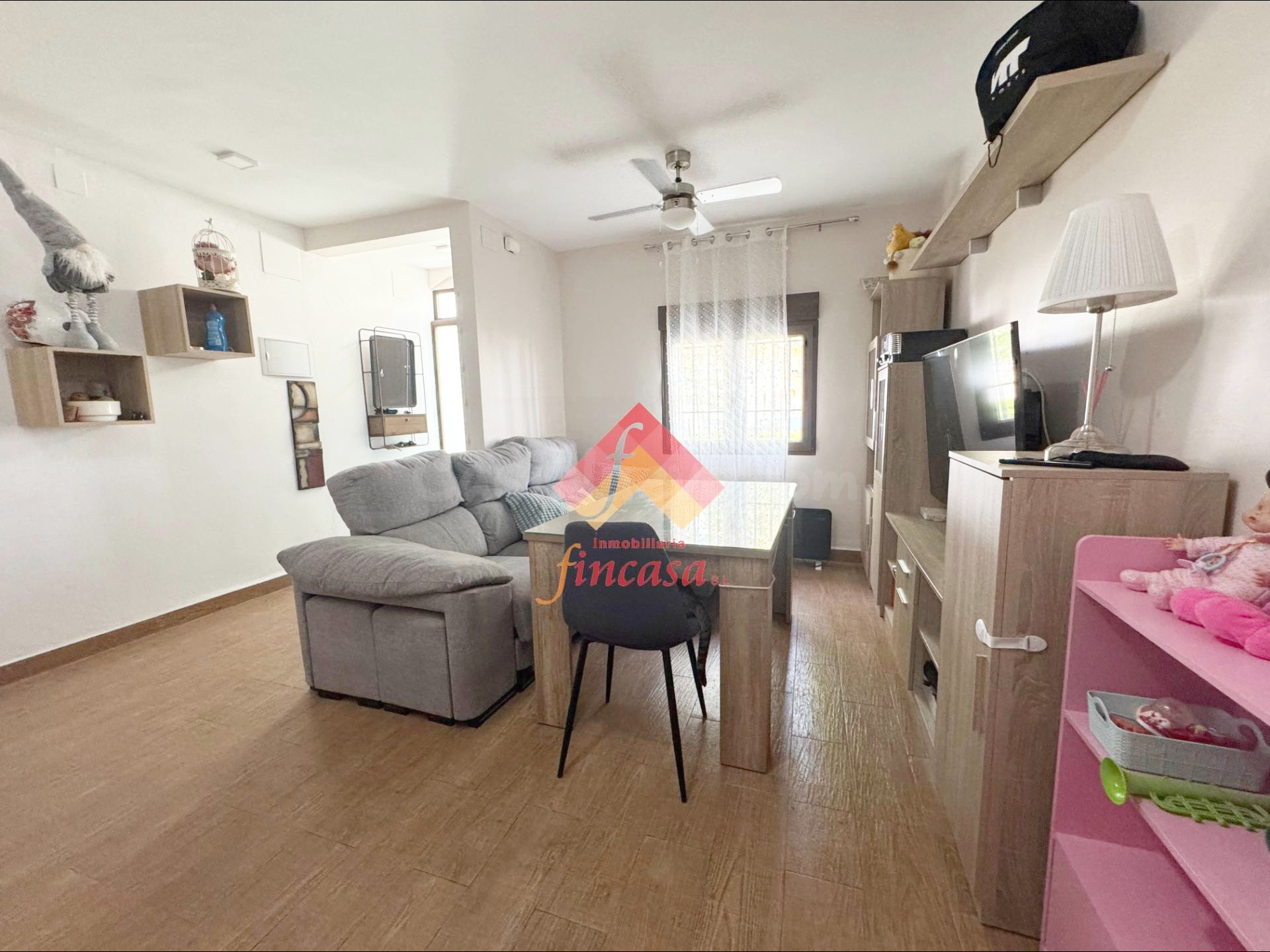 ESTUPENDA CASA CON AMPLIA TERRAZA