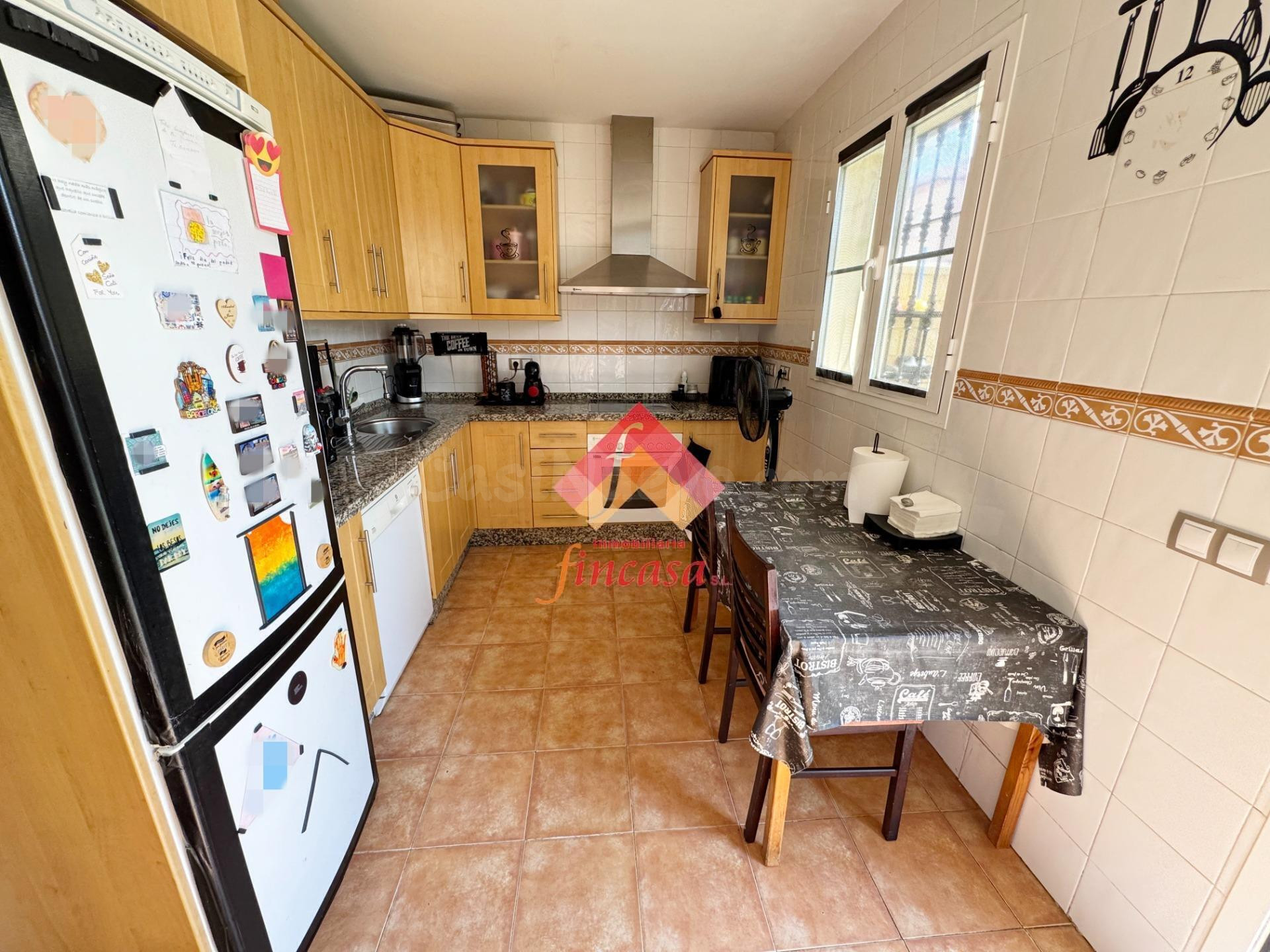 ESTUPENDA CASA EN ZONA DE ARENAL - foto 3