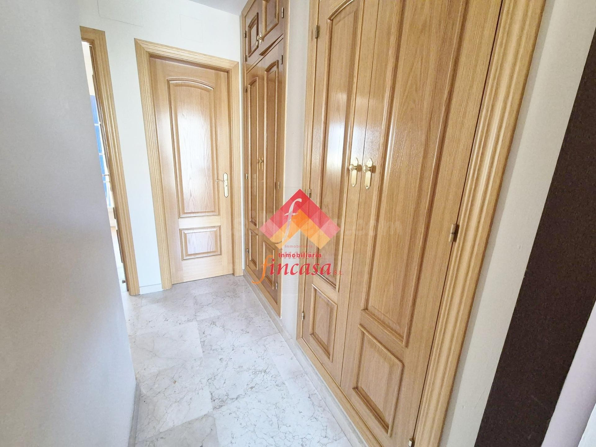 ESTUPENDA CASA EN ZONA DE ARENAL - foto 5