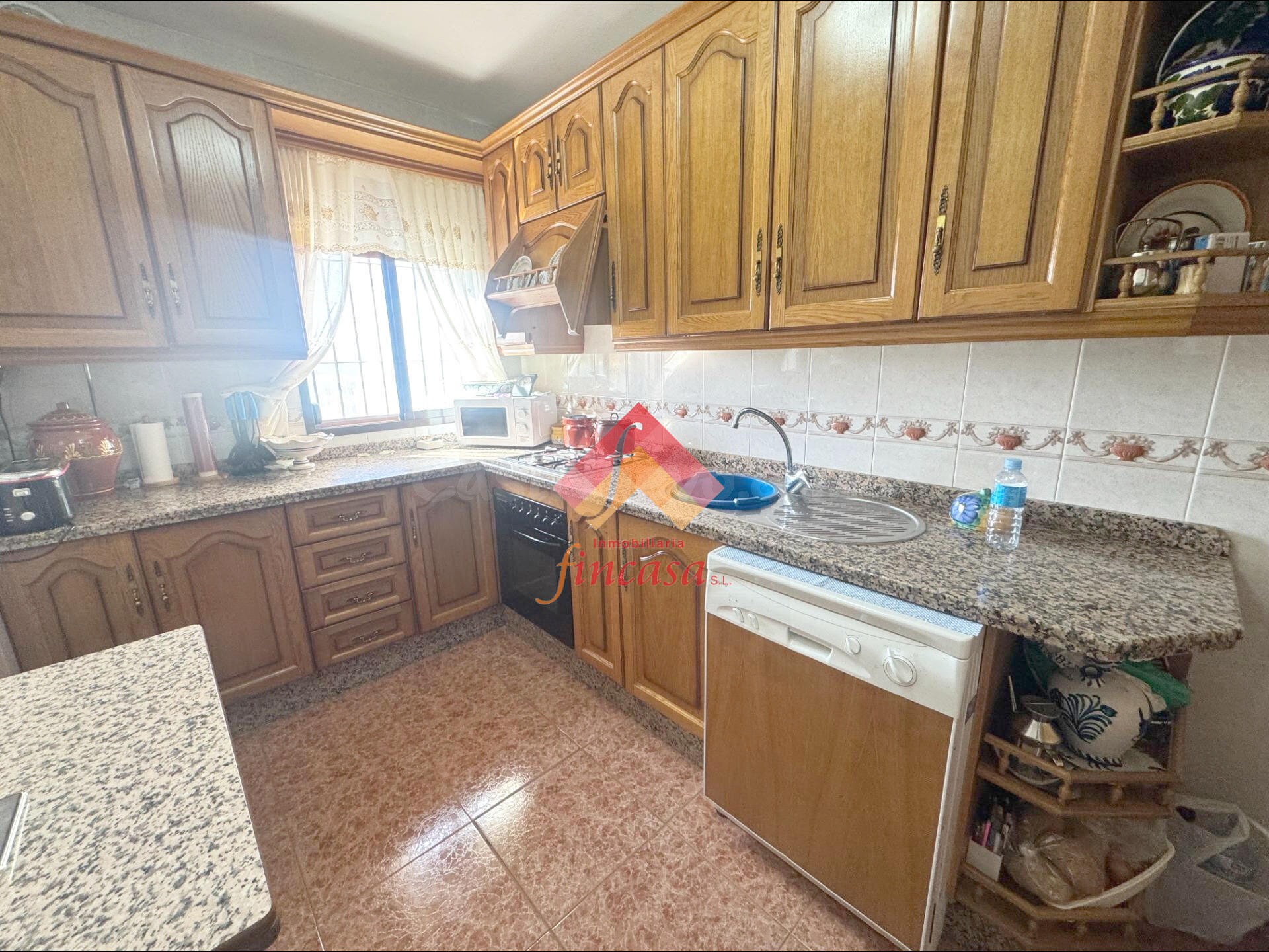 SE VENDE MAGNÍFICA CASA EN EL BARRIO SAN FRANCISCO - foto 3