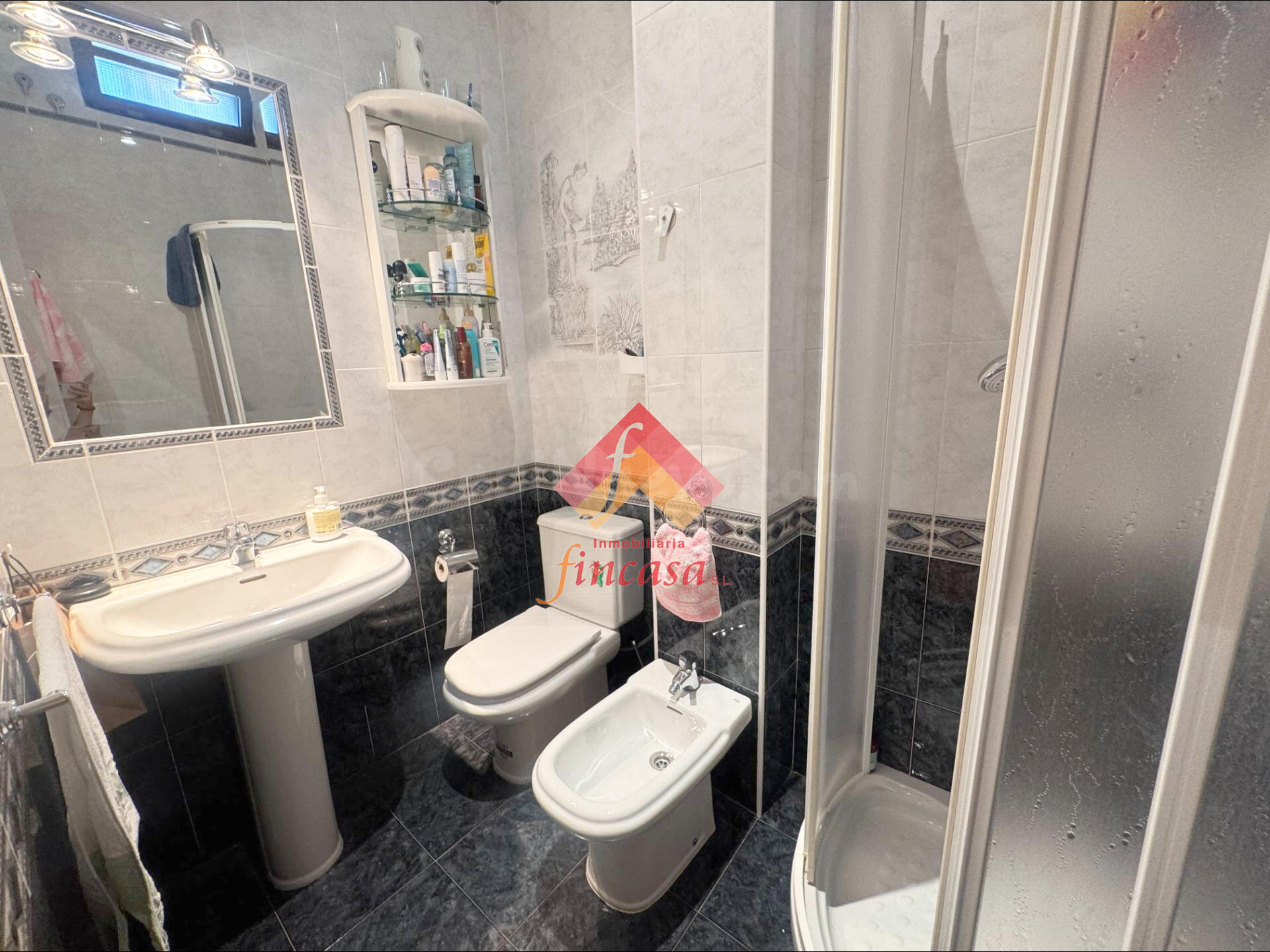 SE VENDE MAGNÍFICA CASA EN EL BARRIO SAN FRANCISCO - foto 4