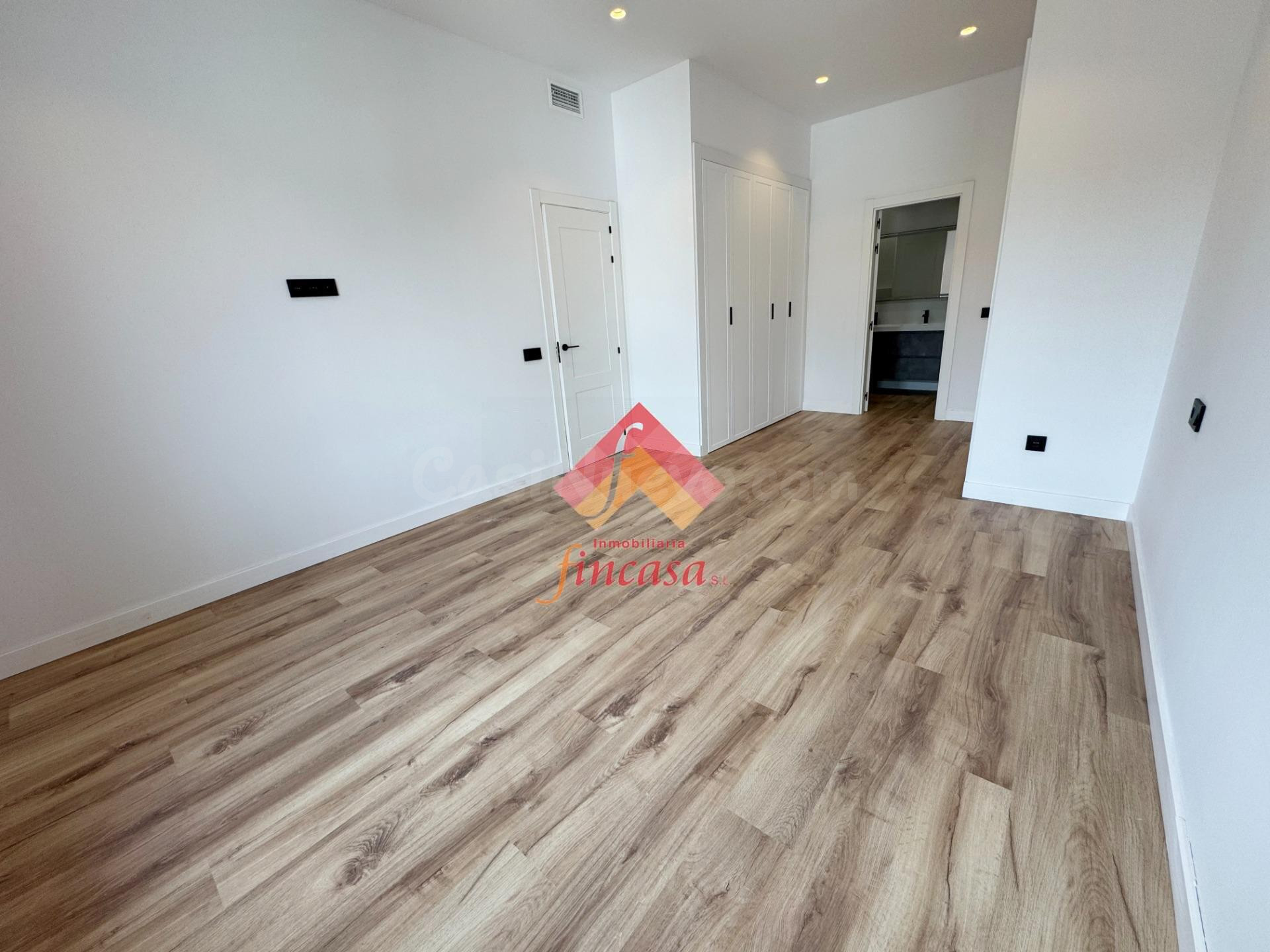 ESTUPENDO CHALET A ESTRENAR MUY CERCA DE RONDA - foto 3