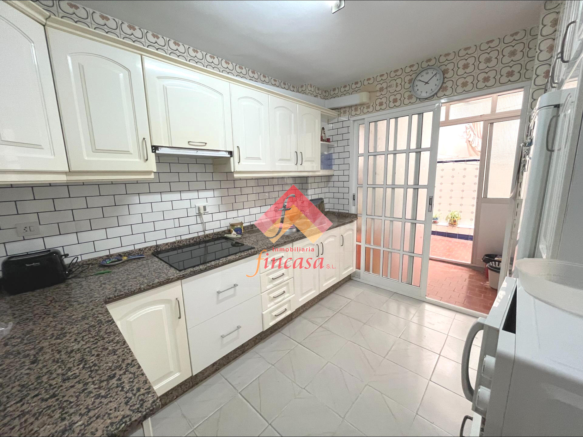SE VENDE PISO EN ZONA DE SAN RAFAEL - foto 2