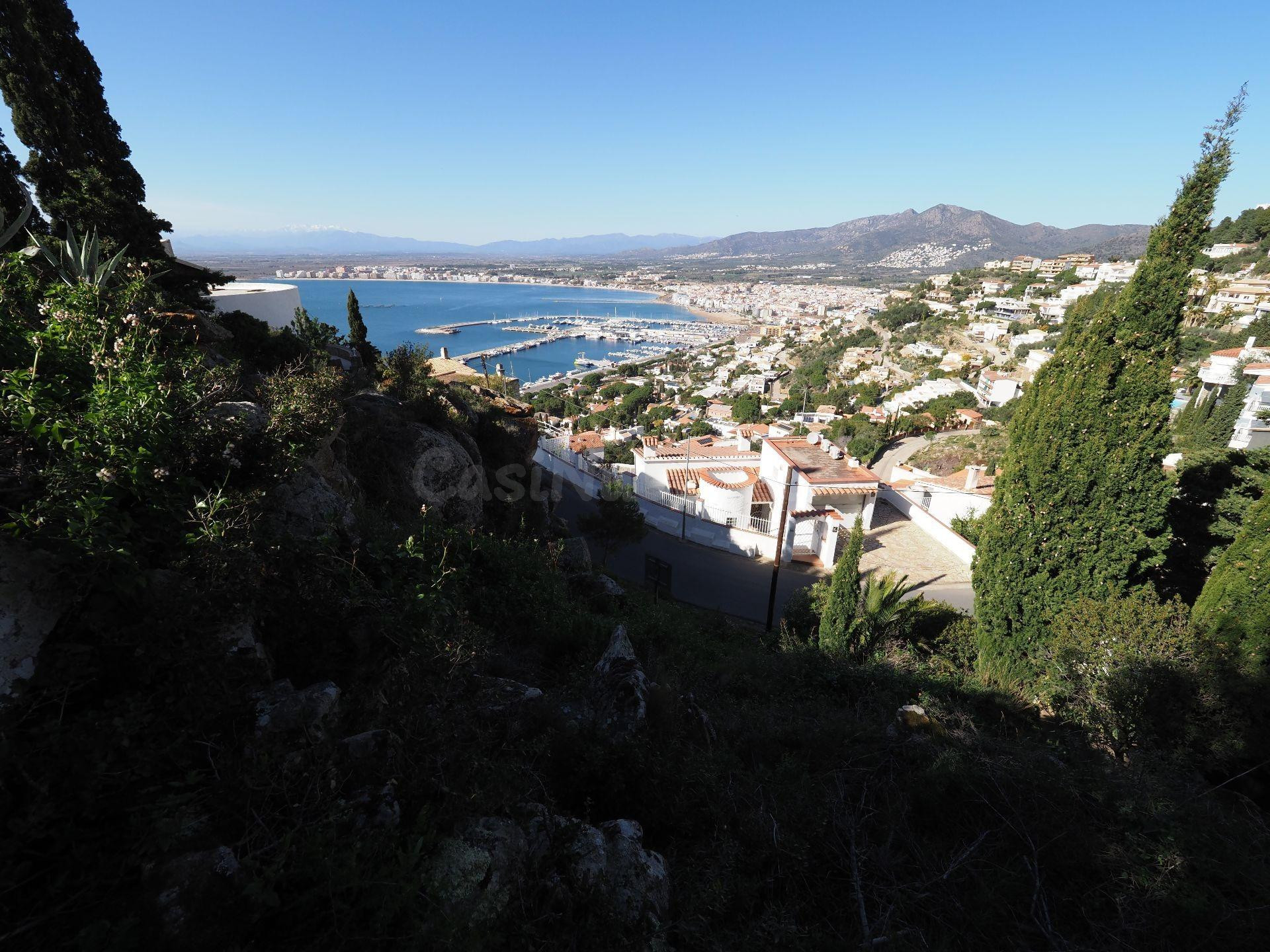 Parcela en Roses, Puig Rom
