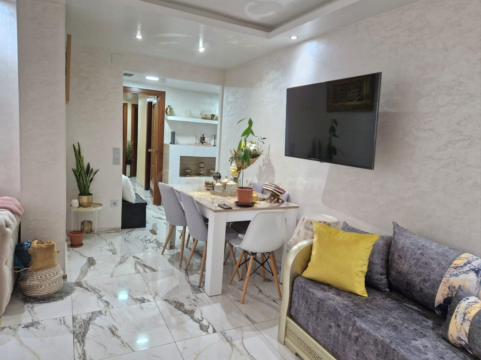 Amplio y luminoso apartamento en Figueres, con 4 habitacione - foto 4