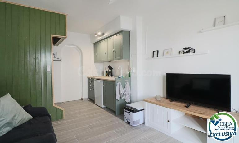 Encantadora casa renovada en 2024 y lista para entrar a vivi - foto 2