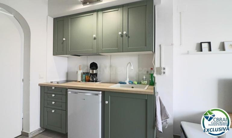 Encantadora casa renovada en 2024 y lista para entrar a vivi - foto 3