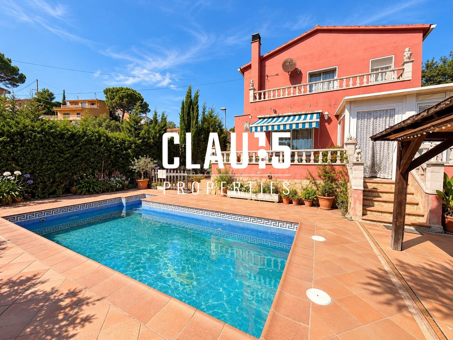 Casa en venta con piscina privada en Lloret de Mar