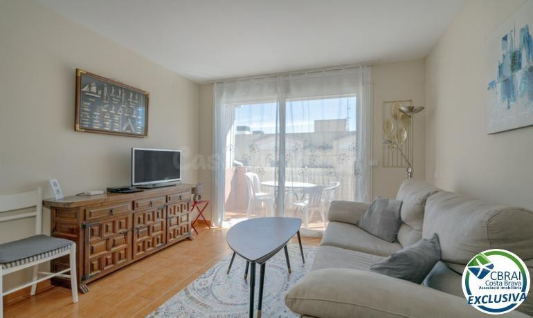 Bonito apartamento con preciosa terraza, y solárium con vistas al mar