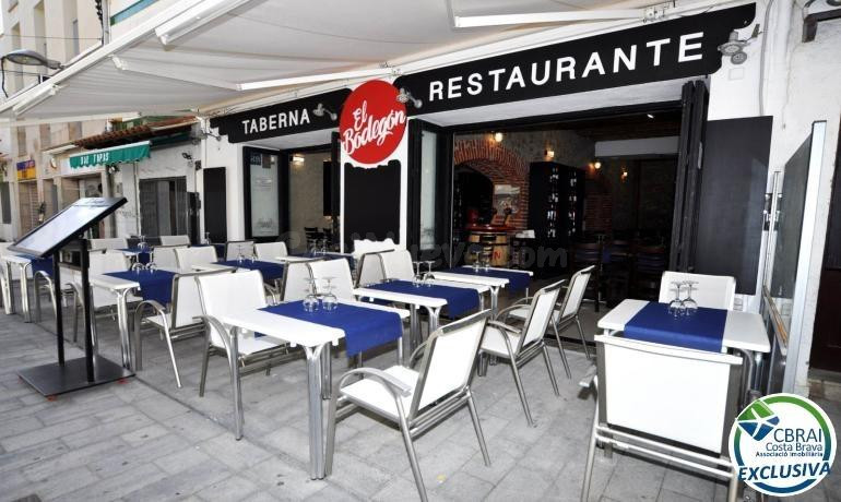 Local Restaurante en el centro de Roses
