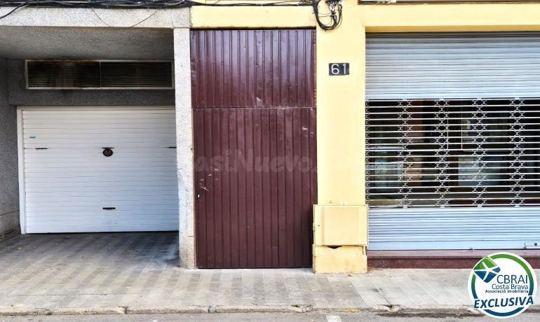 Garaje MOTO en venta en Roses y con 9 m2.