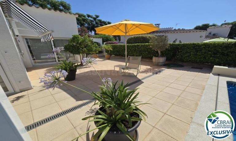 Casa de una sola planta con licencia T. - Sector Montseny - foto 4