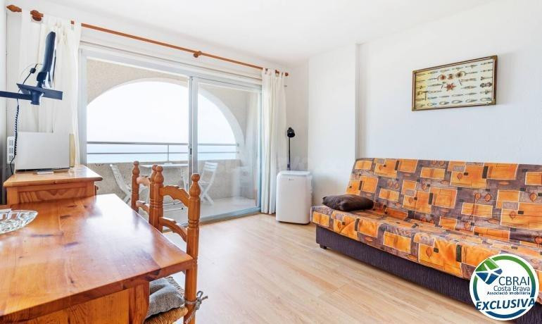 Estudio en planta 17 con terraza y espectaculares vistas al mar – Empuriabrava, Costa Brava
