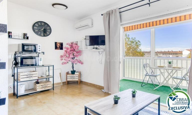Acogedor estudio con terraza cerrada en el Sector Flamicell
