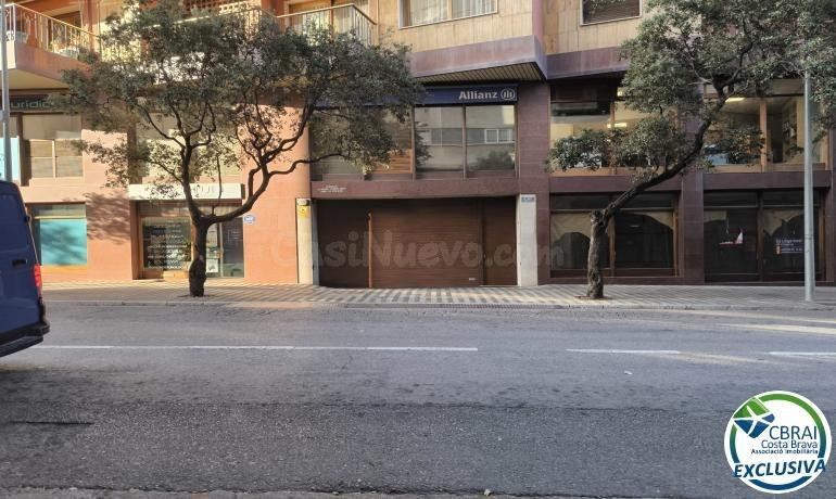 Buena Oportunidad : grande plaza de Parking