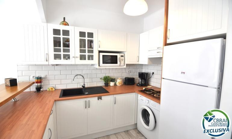 Apartamento reformado a pasos del mar con licencia turística - foto 5