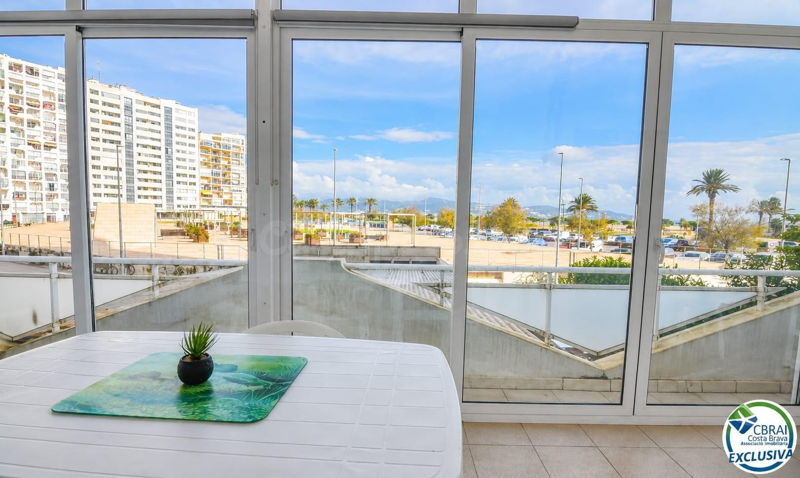Apartamento con 2 dormitorios en primera linea de mar