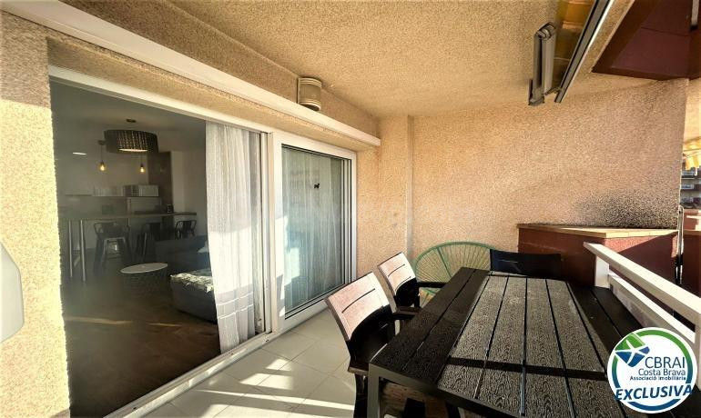 APARTAMENTO REFORMADO CON VISTAS AL MAR Y LICENCIA TURÍSTICA - foto 5