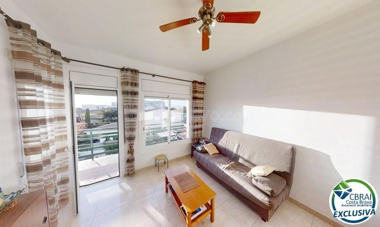 Apartamento 2 dormitorios con vistas despejadas en mas oliva, en Roses