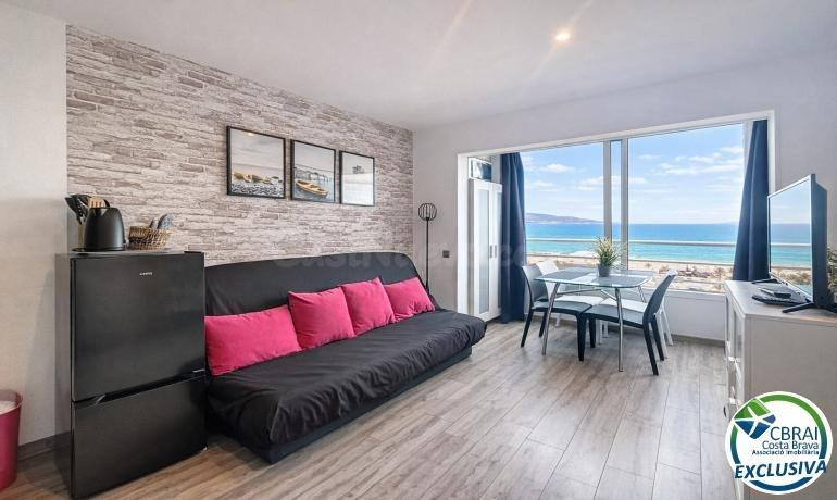 Estudio con cabina y vista al mar con LICENCIA TURÍSTICA.