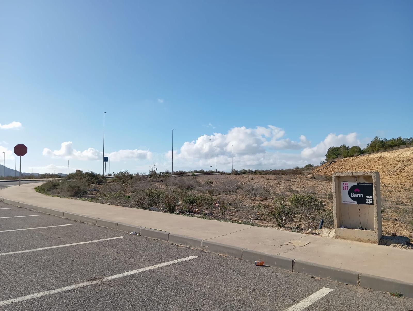 Terreno uso comercial en el Polígono Industrial Lo Bolarin. La Unión.