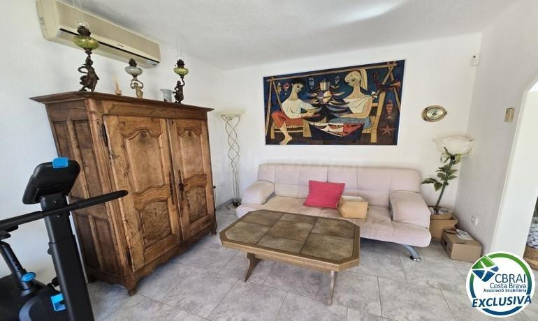 Casa con piscina y licencia turística - sector Peni - foto 3