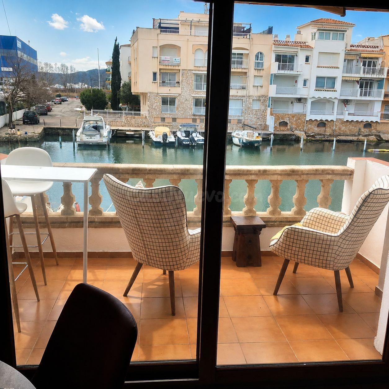 Casa amueblada y con amarre privado. Bonitas vistas a los ca - foto 3