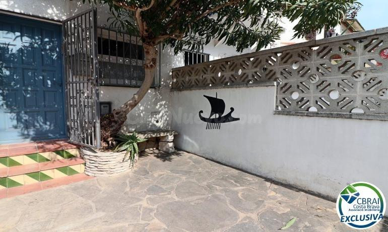 Casa adosada con amarre privado de 10mx3m en Porto Fino, Empuriabrava