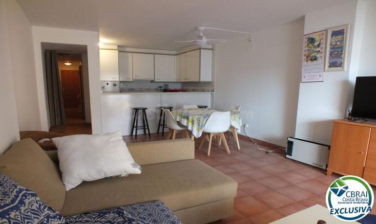 Apartamento soleado con terraza y plaza de aparcamiento en Santa Margarita.