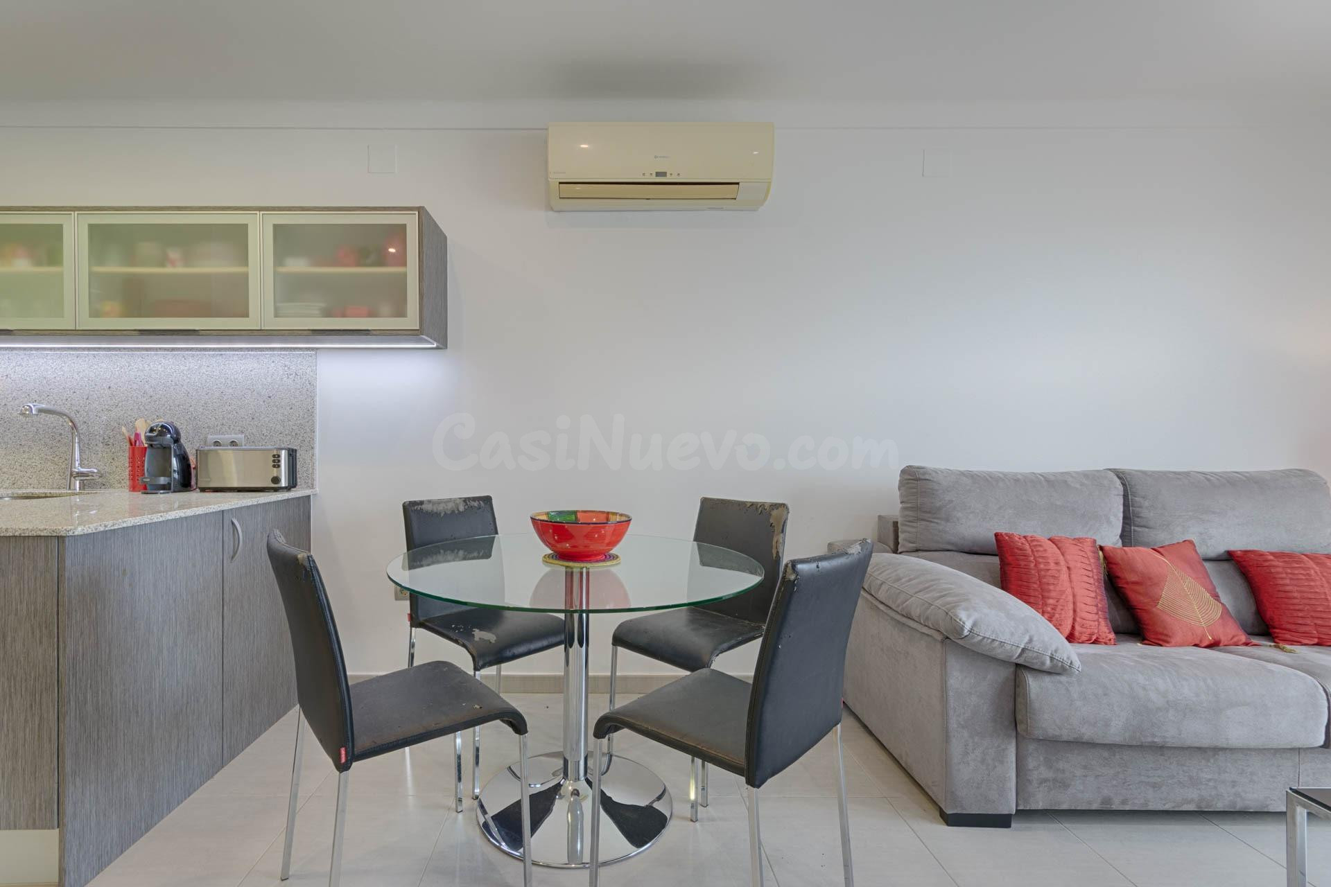 ALQUILER DE TEMPORADA - Apartamento en primera línea de mar  - foto 3