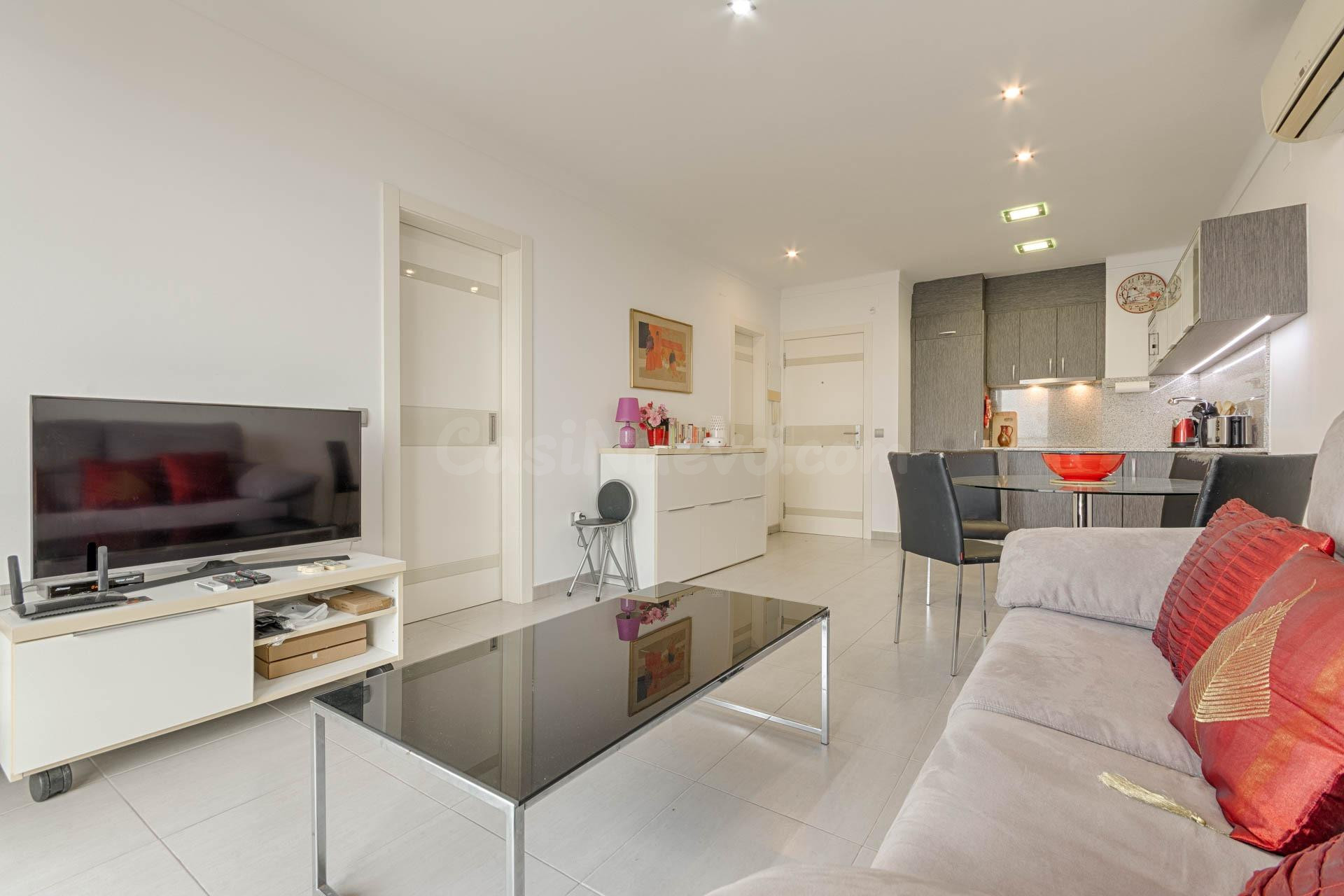 ALQUILER DE TEMPORADA - Apartamento en primera línea de mar  - foto 4