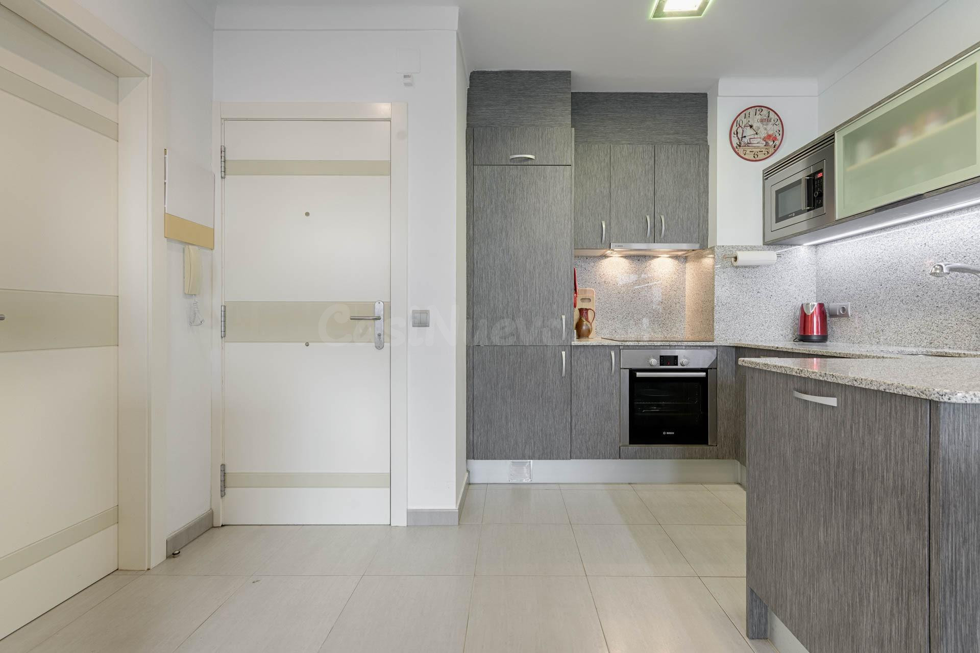 ALQUILER DE TEMPORADA - Apartamento en primera línea de mar  - foto 5