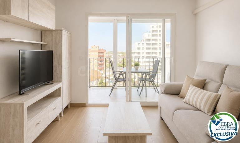 Apartamento totalmente reformado a 100 metros de la playa co