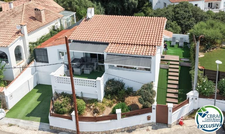 Casa con licencia turística, piscina y vistas a la bahía de  - foto 2