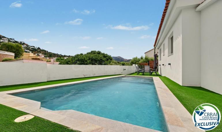 Casa con licencia turística, piscina y vistas a la bahía de  - foto 4