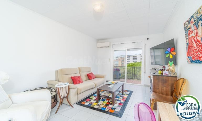 Magnífico apartamento con terraza y parking privado – Sector Salatar