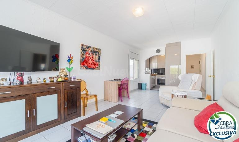 Magnífico apartamento con terraza y parking privado – Sector - foto 2