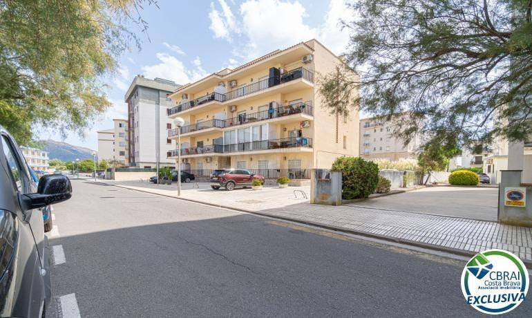 Magnífico apartamento con terraza y parking privado – Sector - foto 5