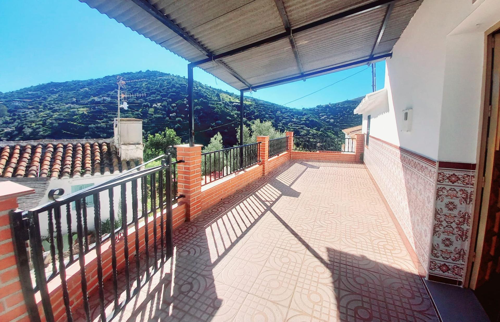 Casa en Venta en Canillas de Aceituno. - foto 2
