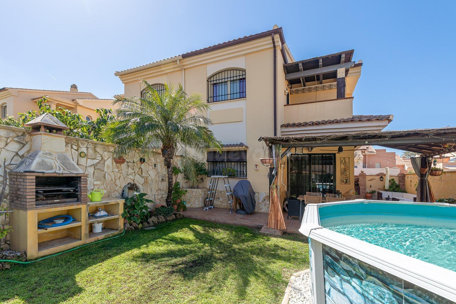 Pareado 6 habitaciones 270m² en venta - Pinos de Alhaurín