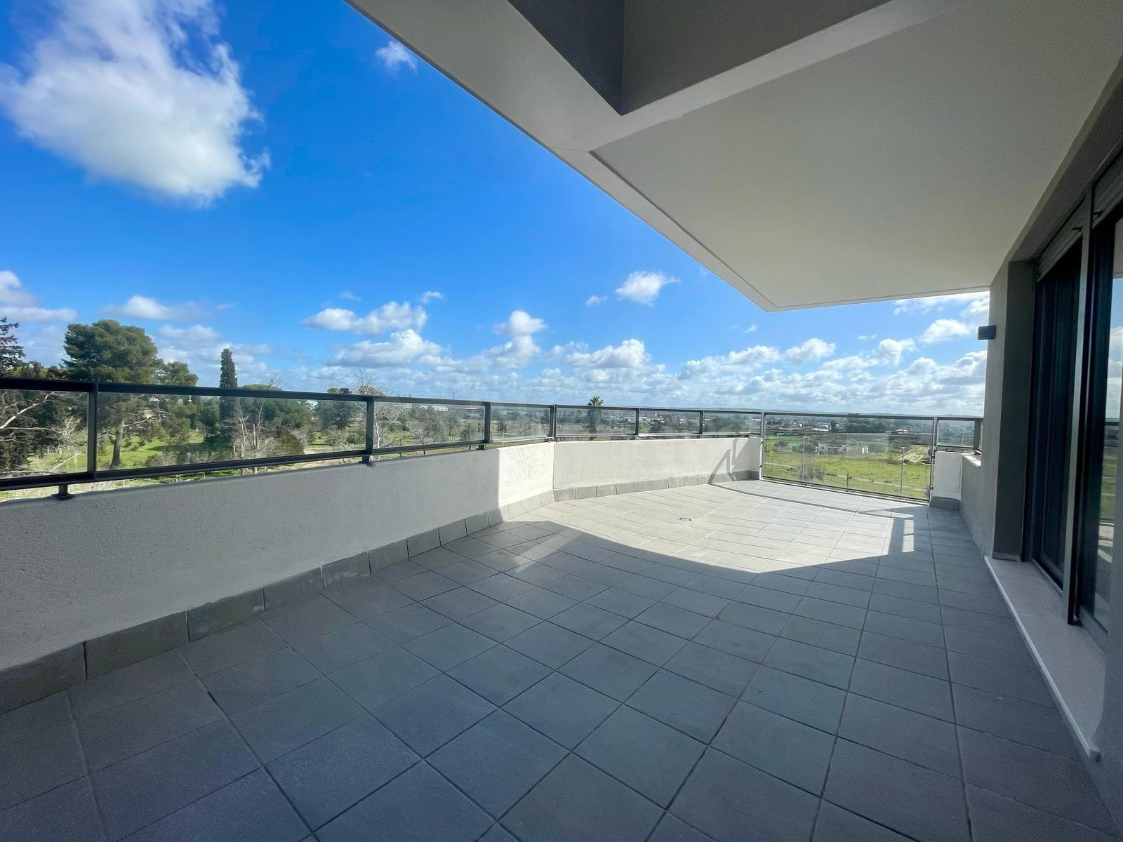 Ático de 4 dormitorios con 3m2 de terraza, garaje y trastero - foto 5