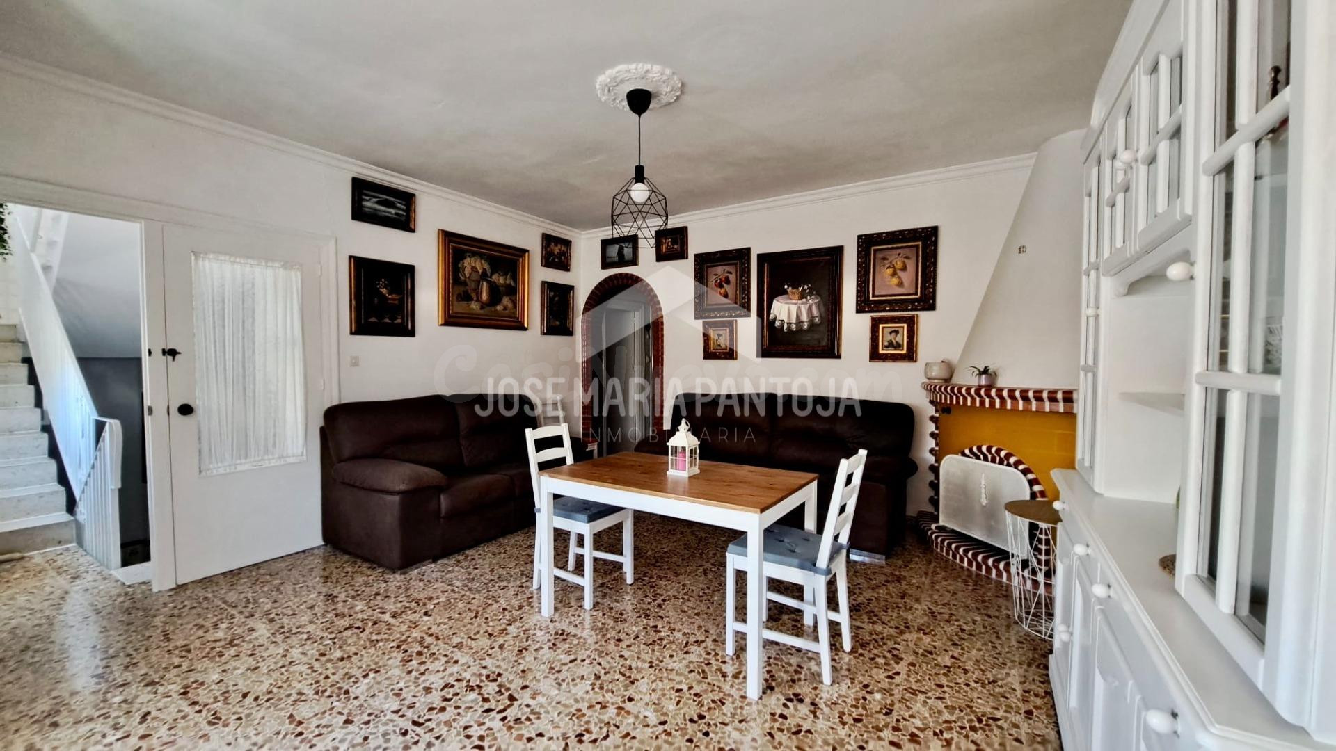 CASA CON SOLARIUM EN EL ROCIO - foto 4