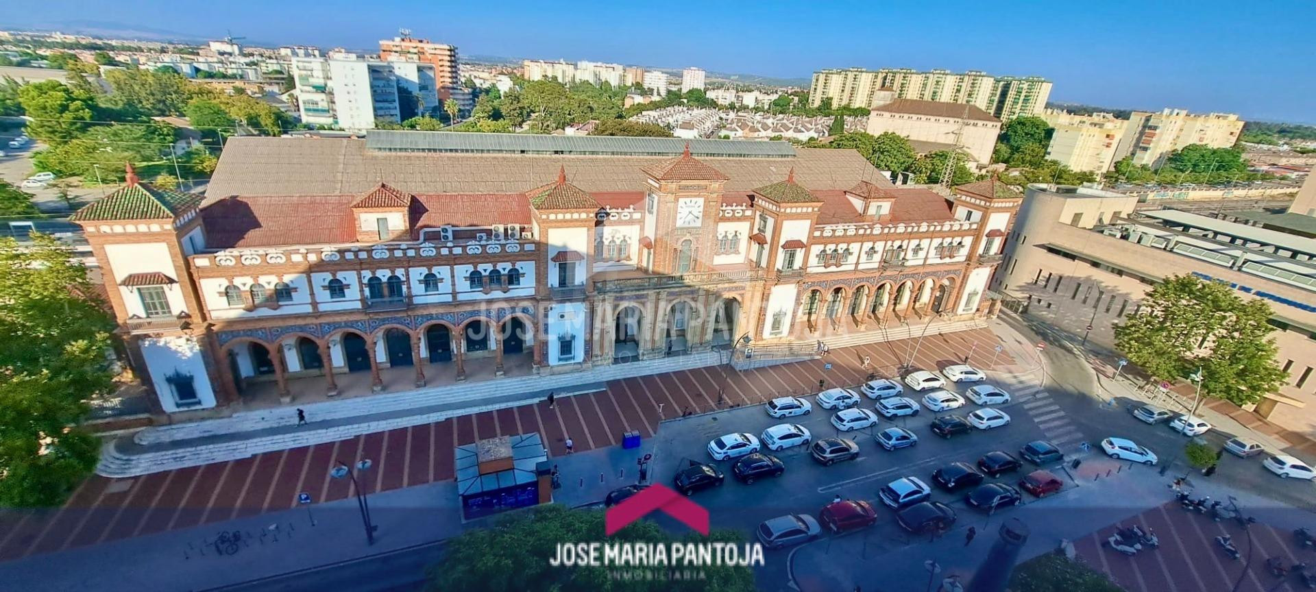 PISO JUNTO A LA PLAZA DE LA ESTACIÓN