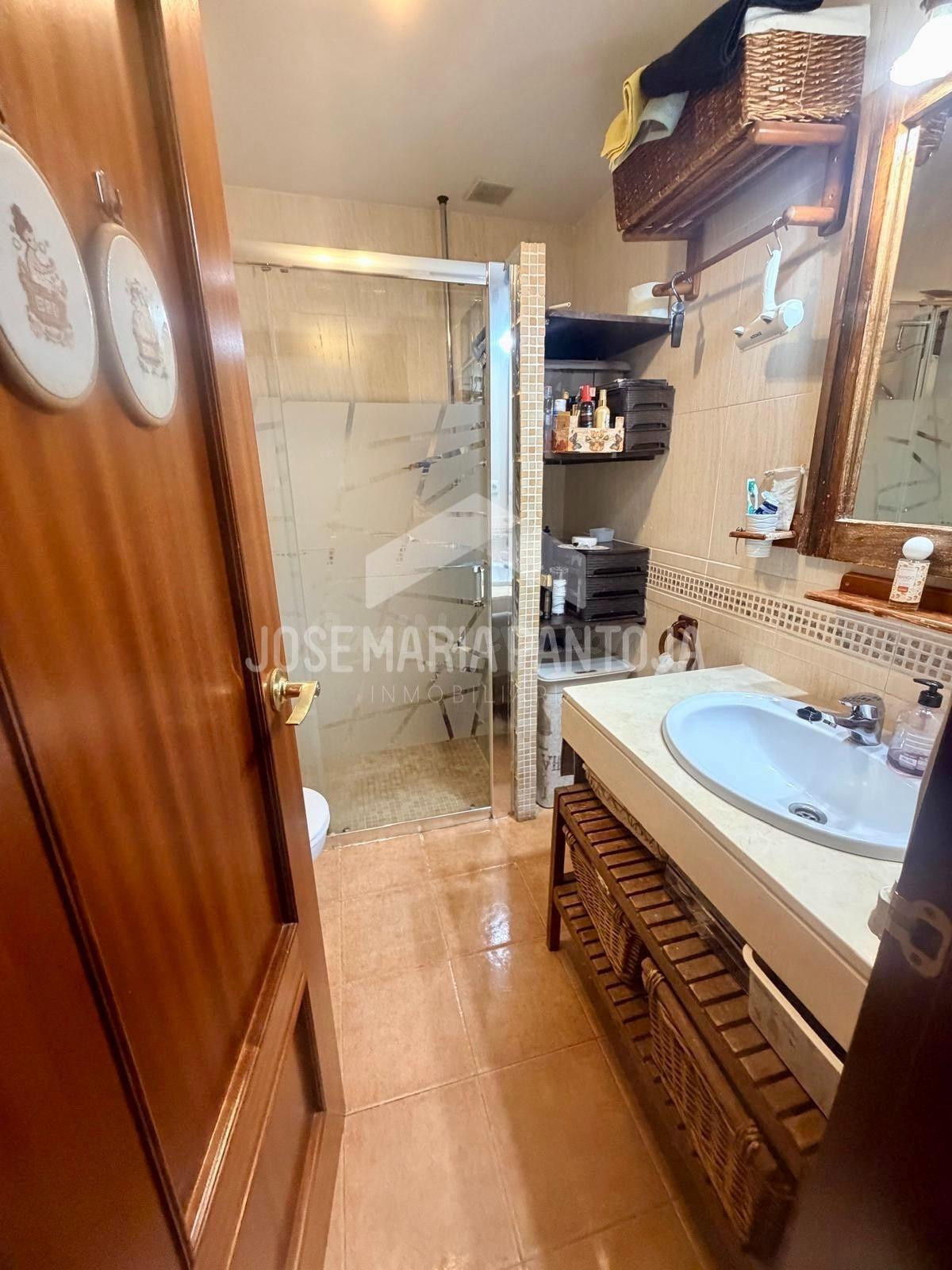 CHALET ADOSADO EN RESIDENCIAL GUADABAJAQUE - foto 5