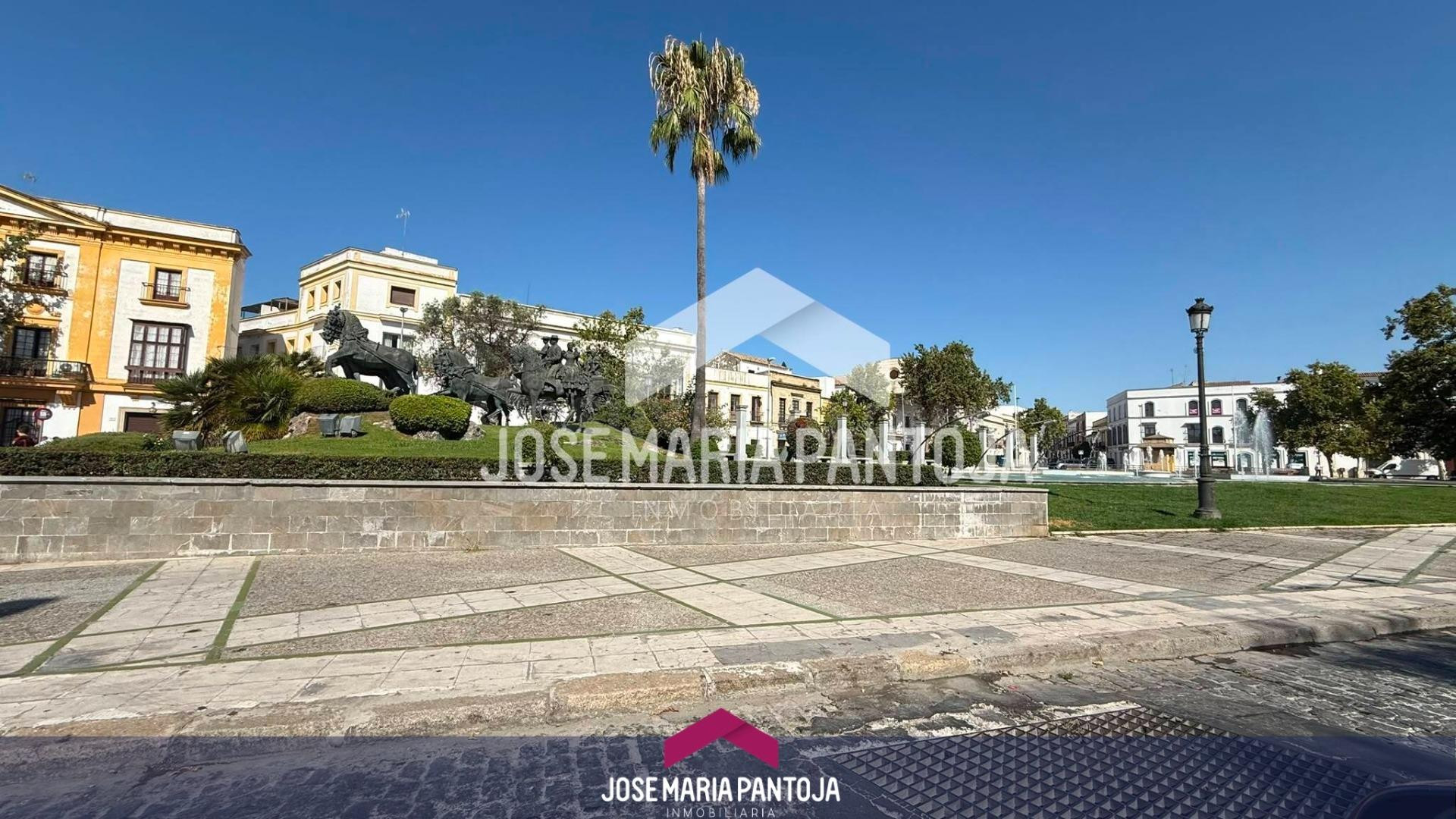 PISO DE TRES DORMITORIOS EN EL CENTRO