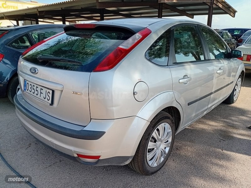 Ford Focus - foto 4