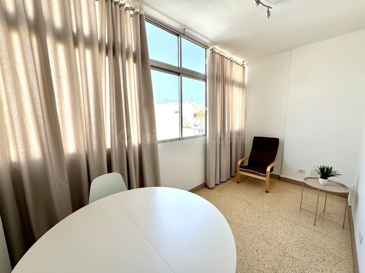 Piso luminoso de 2 habitaciones en Tamaraceite - foto 5